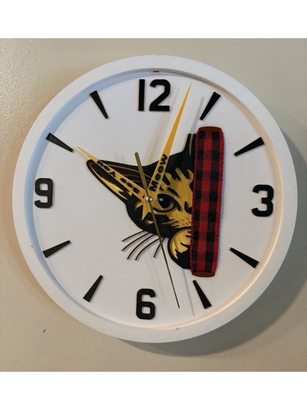 Peeking Kitten 3D Printed Retro 12 Hour Wall Clock Gold/White/Brown